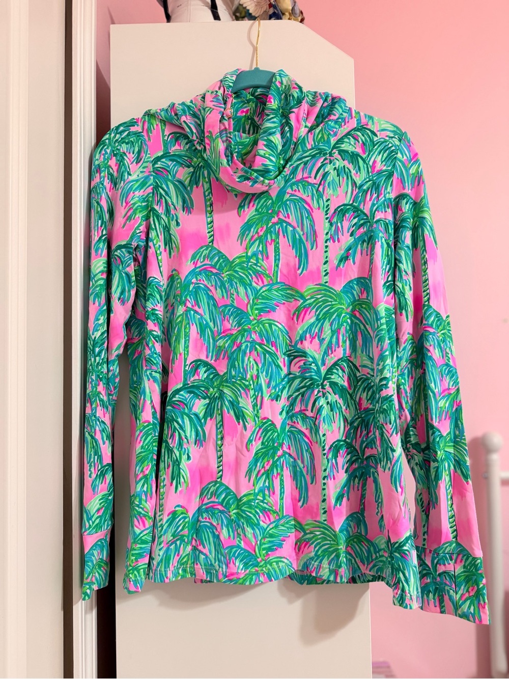 Lilly Pulitzer Lilshield Palm Tree UPF 50+ Cowlneck Top in Suite Views Small